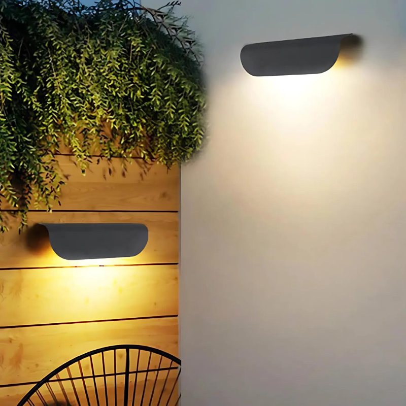 LumiSleek | Applique Murale Extérieure Étanche Moderne