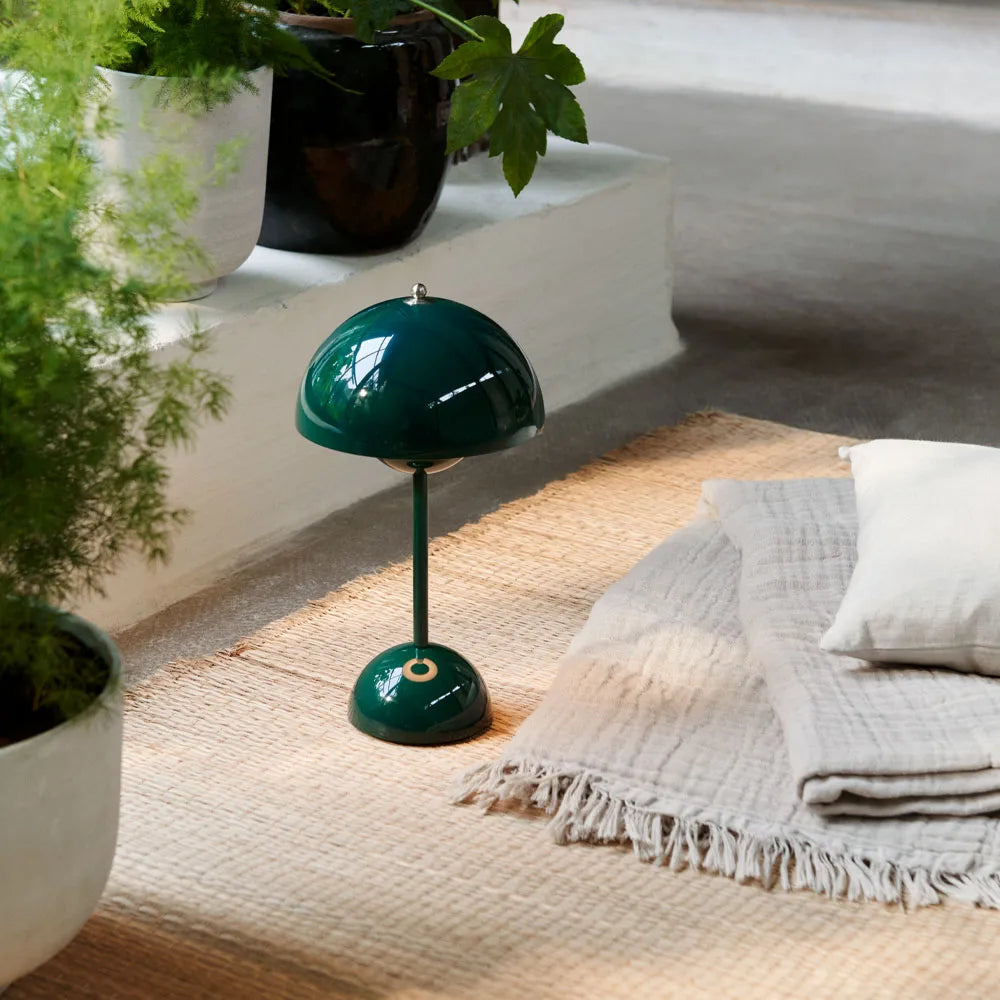 LumiereAura | Lampe de table moderne avec fonctionnalite pratique