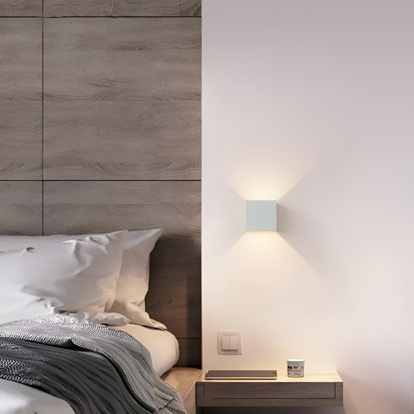 LumièreNordique | Applique Murale Design Énergétiquement Efficace