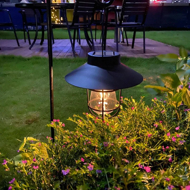 SoleilAntique | Lanterne Solaire Élégante pour Jardin