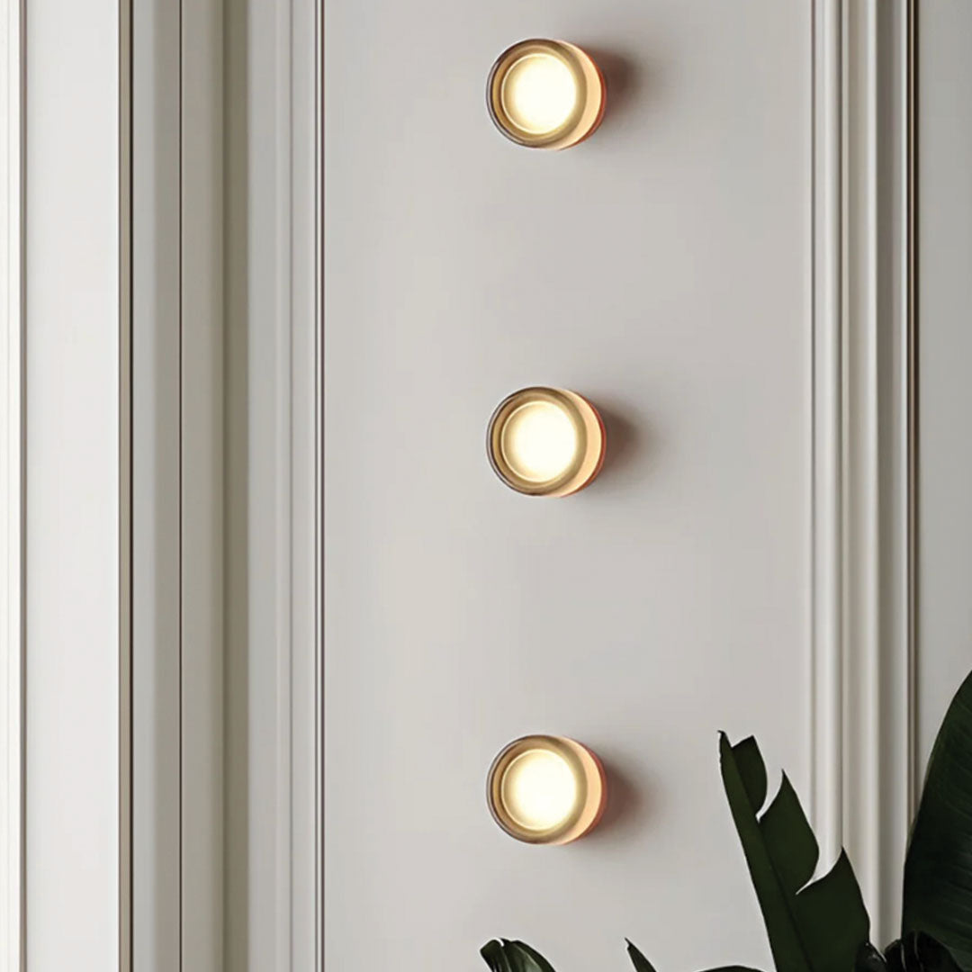 LumièreAmbre | Lampe murale en verre avec design à cavités