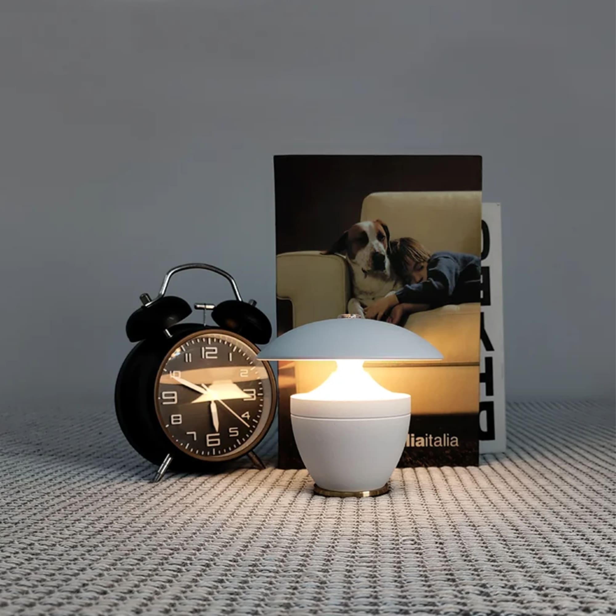 EleganceLumière | Lampe LED sans fil moderne noire